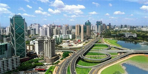 牢房里的小游戏（牢房里的生活是什么样的）